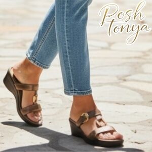 Cole Haan Leather Wedge Sandals Comfort Casual Size 11 Buckle Quiet Luxury